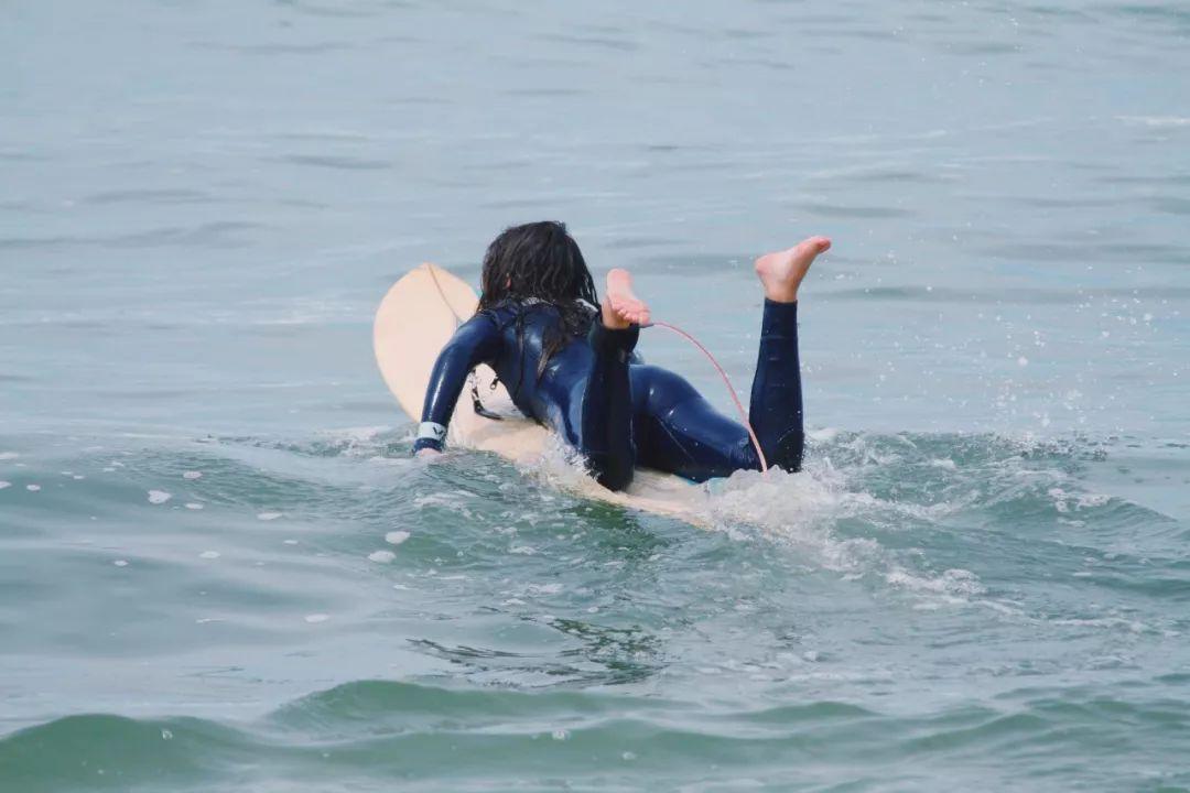 海滩宾馆逃生